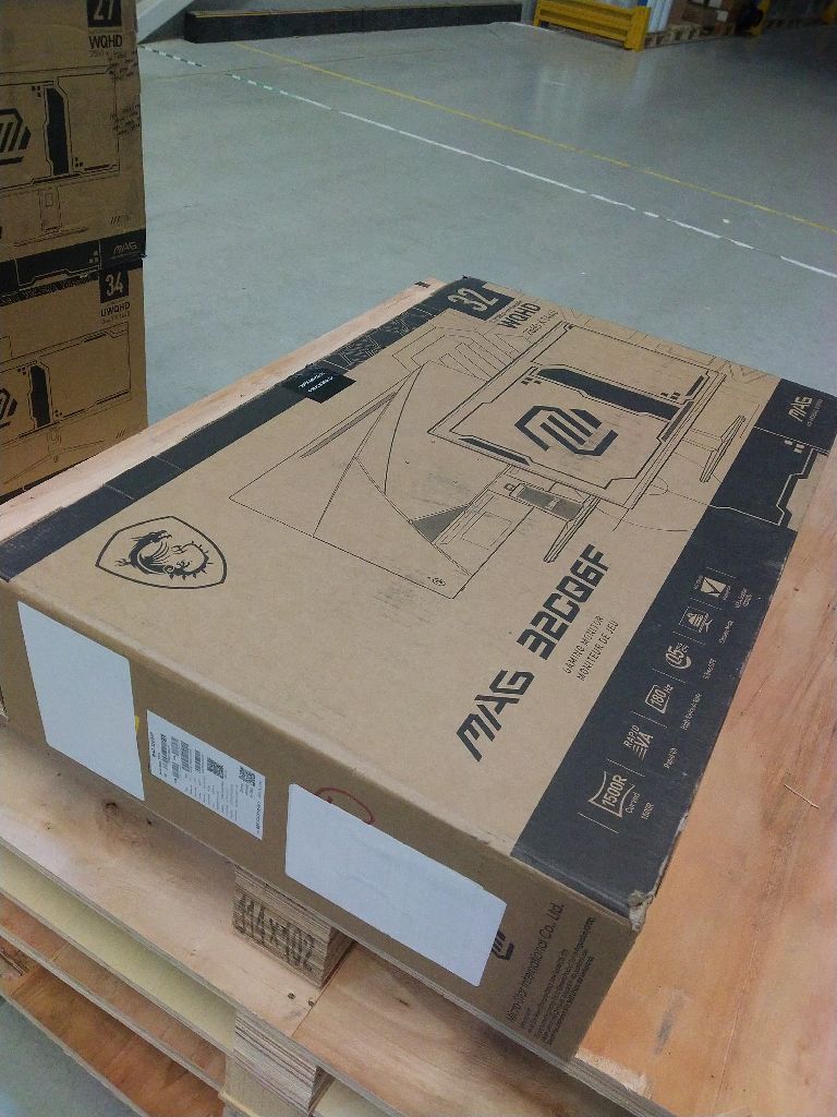 MAG 32CQ6F | MSI Gaming Monitor ****Verpackung leicht beschädigt****