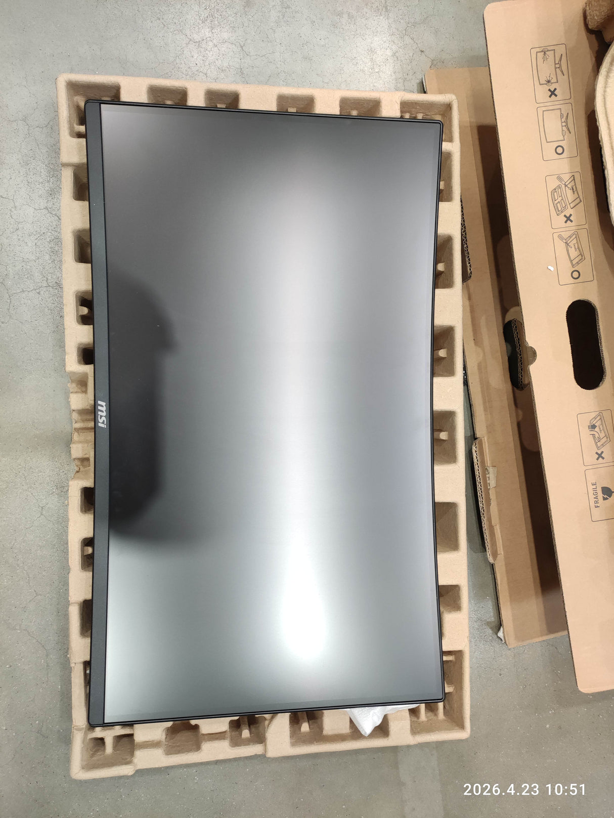 MSI 27' Gaming Monitor MAG 274CQF - Refurbished - MSI e-Shop | Offiziell von MSI Deutschland