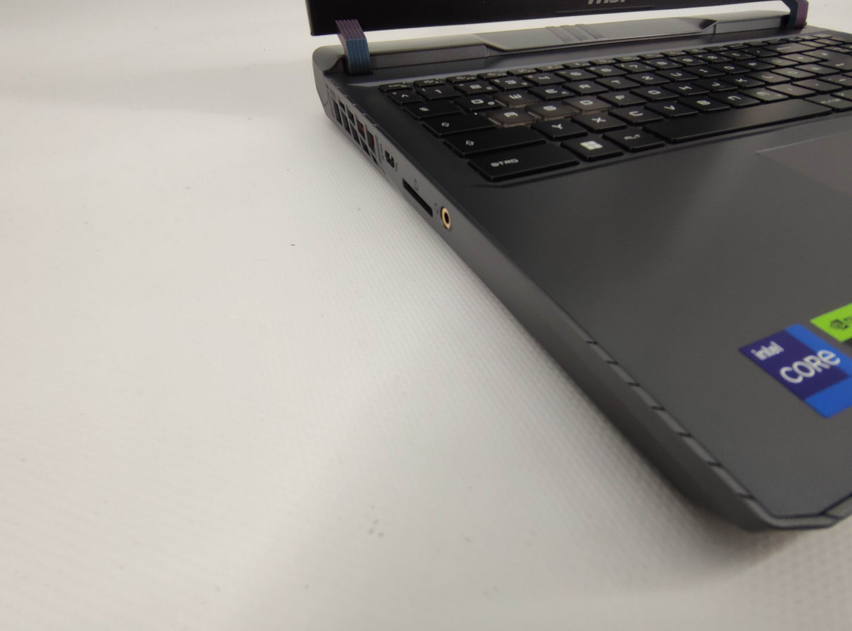 MSI Laptop Vector 16 HX A14VIG-826DE - Refurbished