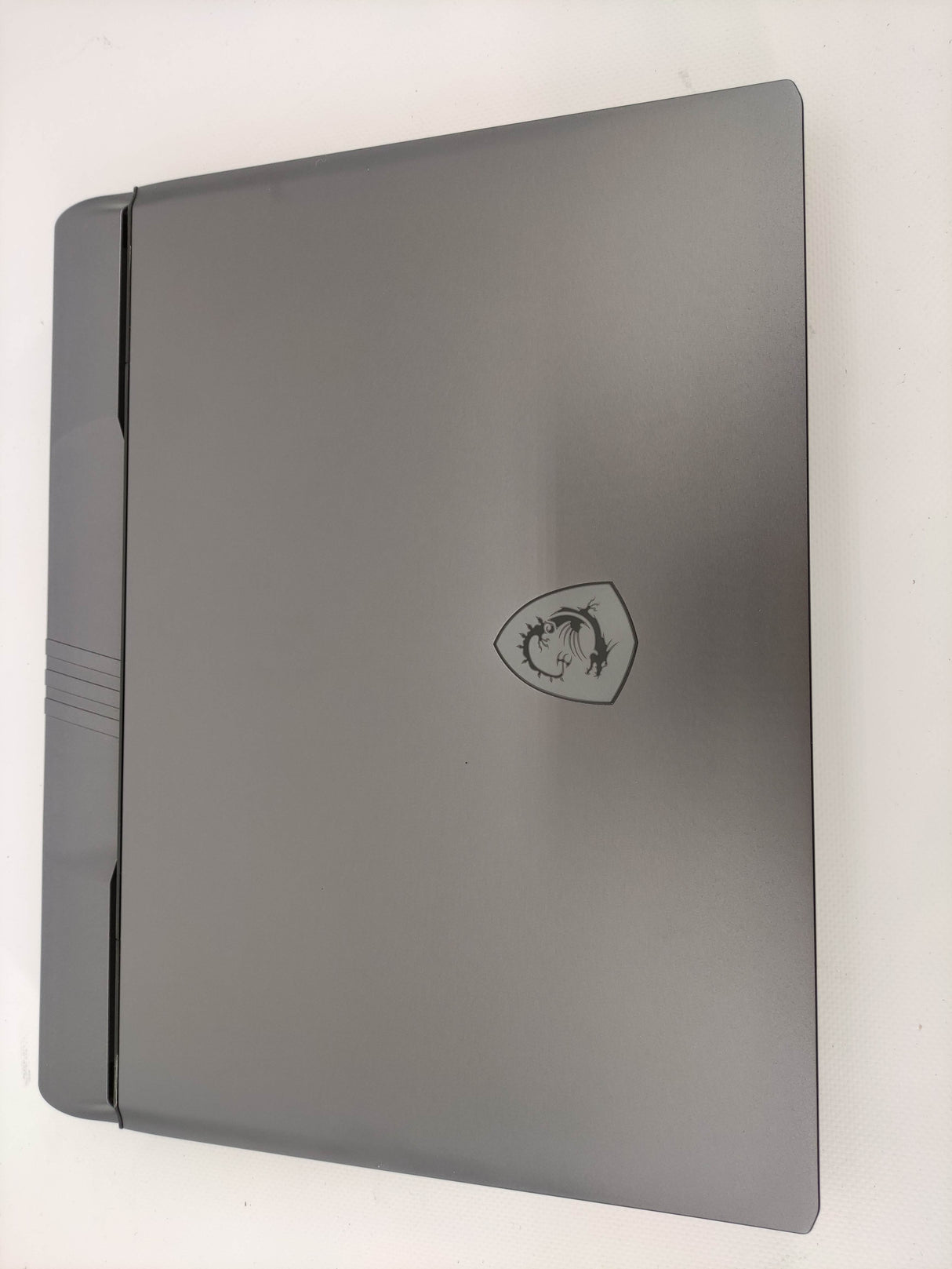 MSI Laptop Vector 16 HX AI A2XWIG-293DE - Refurbished