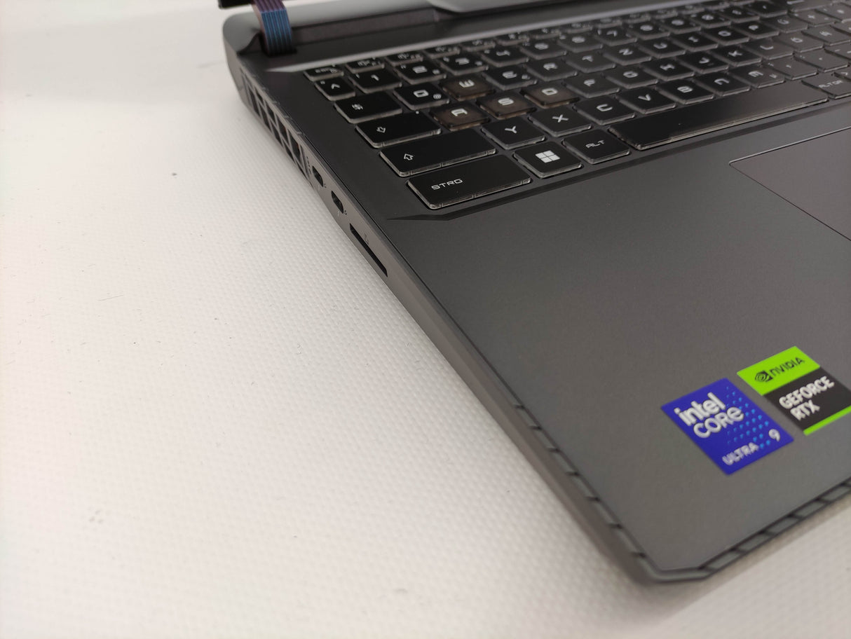 MSI Laptop Vector 16 HX AI A2XWIG-293DE - Refurbished