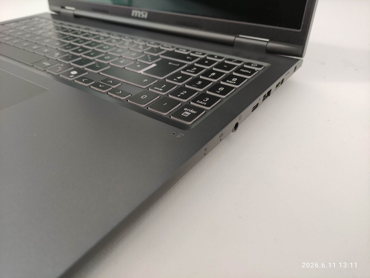 MSI Laptop VenturePro A16 AI+ A3HWEG-003DE - Refurbished