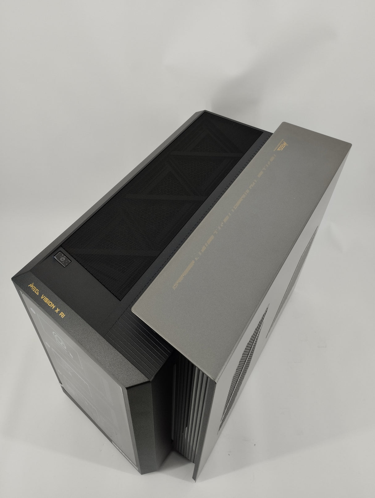 MSI Desktop PC MEG Vision X AI 2NVV9-069ES - Refurbished