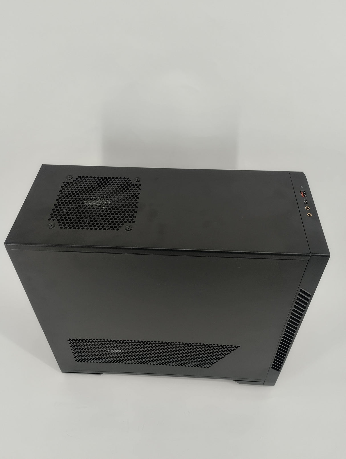 MSI Desktop Gaming PC MAG Infinite S3 14NVP7-2689DE - Refurbished