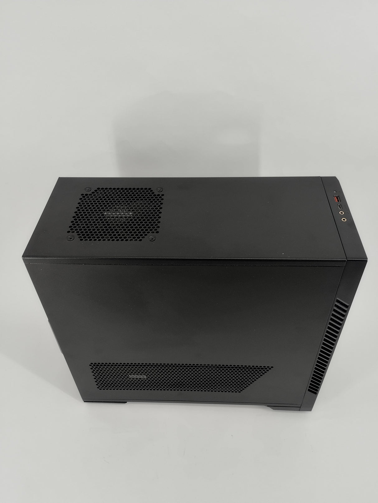 MSI Desktop Gaming PC MAG Infinite S3 14NVP7-2689DE - Refurbished